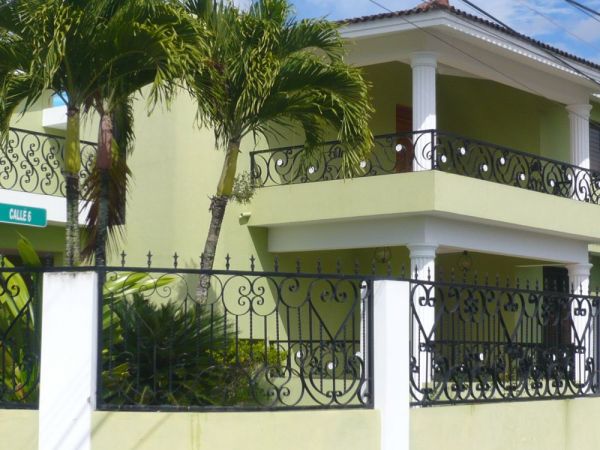 Preciosa y cómoda casa  | Bienes Raices Republica Dominicana 
