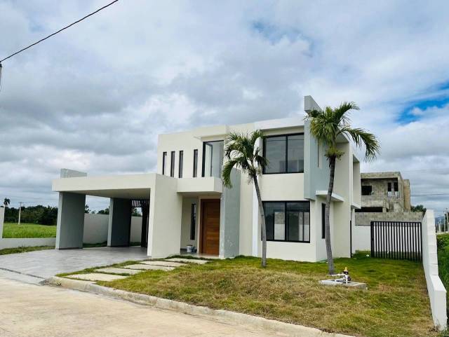 Amplia y acogedora casa en venta ubicada en Carretera Santiago-Licey. | Bienes Raices Republica Dominicana 