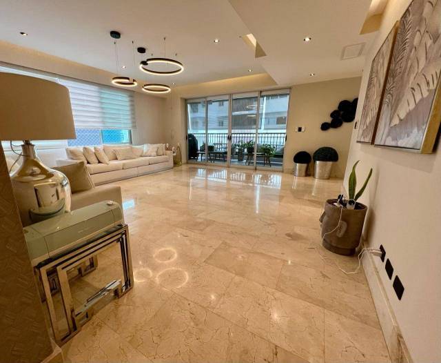Apartamento de Lujo en Venta – Exclusividad, Espacio y Confort en Naco

Ubicado en una exclusiva torre de solo 10 apartamentos, con un apartamento por nivel, esta propiedad de 296 m² netos ofrece la máxima privacidad, confort total y espacios amplios diseñados para el disfrute familiar y la vida moderna.
 | Bienes Raices Republica Dominicana 