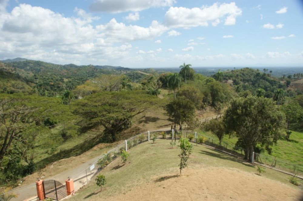 2180 beautiful residence with views across the valley Moca Real Estate