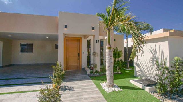 Oportunidad de inversion.! casa ofertada a precio de tasacion, remodelada, seguridad 24/7, piscina en el area comùn lo que es un plus, poder disfrutar de una piscina privada con solo los pagos de mantenimiento del residencial. | Bienes Raices Republica Dominicana 