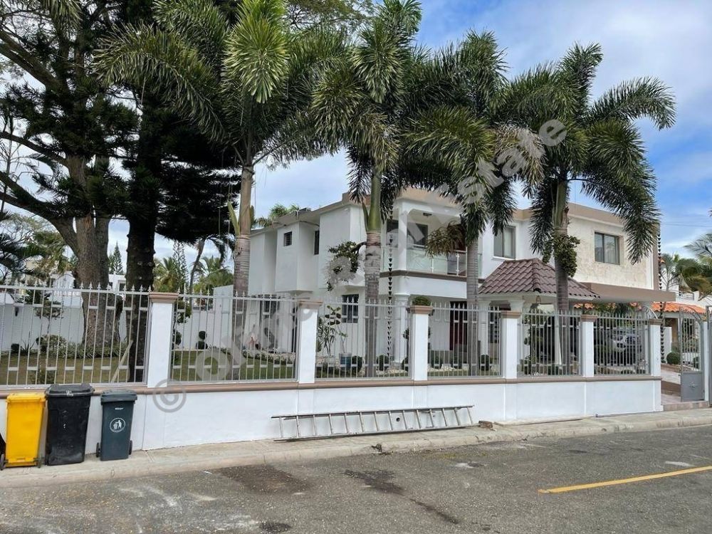 Acogedora casa en venta ubicada en proyecto cerrado. | Bienes Raices Republica Dominicana 