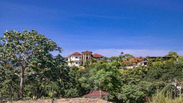 Discover your hilltop oasis! This 7-bedroom mansion, with expansive decks and high ceilings, sits on a 20,233.58 sqm lot.  | Real Estate in Dominican Republic