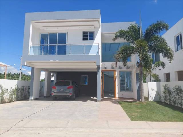 Hermosa casa  | Bienes Raices Republica Dominicana 