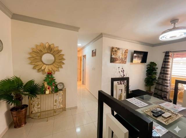 Acogedor apartamento de 3 habitaciones y 2 baños ubicado en la Avenida España, una zona estratégica de Santo Domingo Este, a pocos pasos del Malecón y con fácil acceso al Distrito Nacional. | Bienes Raices Republica Dominicana 